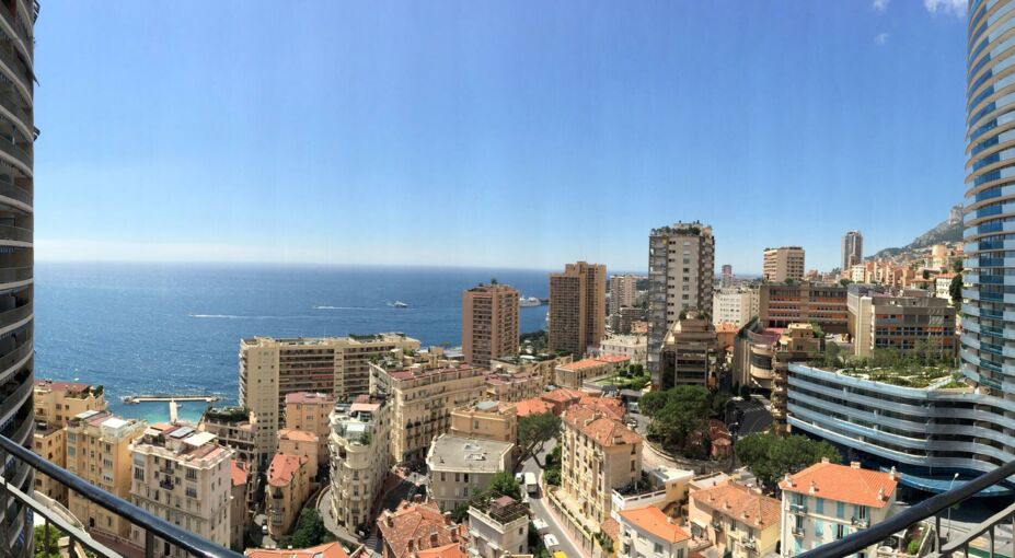 APPARTEMENT 3 PIÈCES AVEC TERRASSE & BALCON – VUE MER ET MONTAGNE